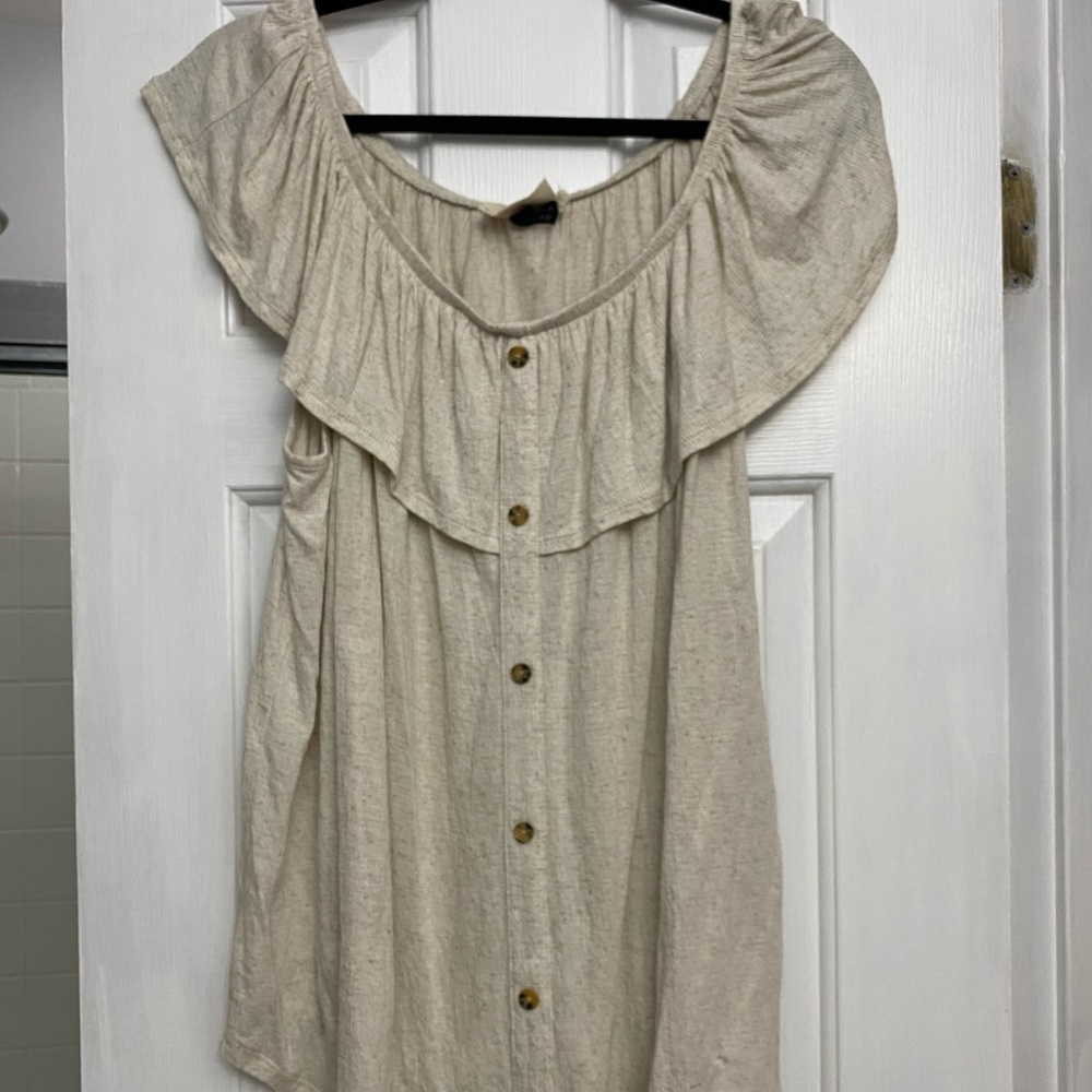 NWT OFF THE SHOULDER SHORT SLEEVE SHIRT